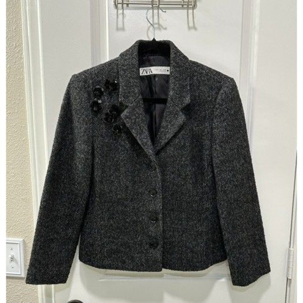 Zara Women's L Black Gray Herringbone Cropped Blazer Tweed Floral Applique Coat